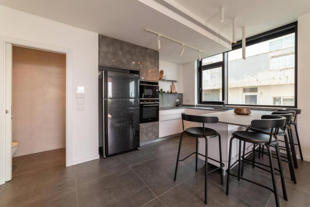 Amazing Penthouse On Gordon Beach 8 Guests Tel Aviv Exterior foto